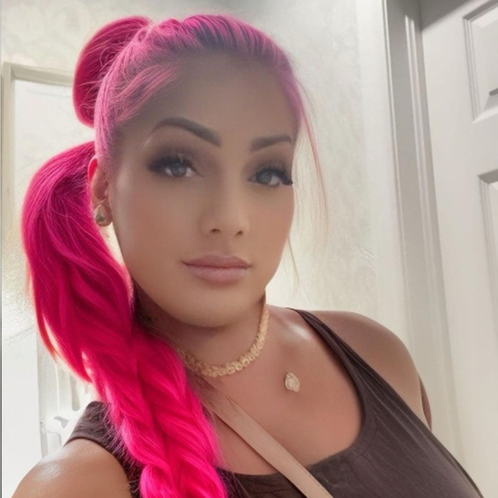 Meet your Posher, Renata